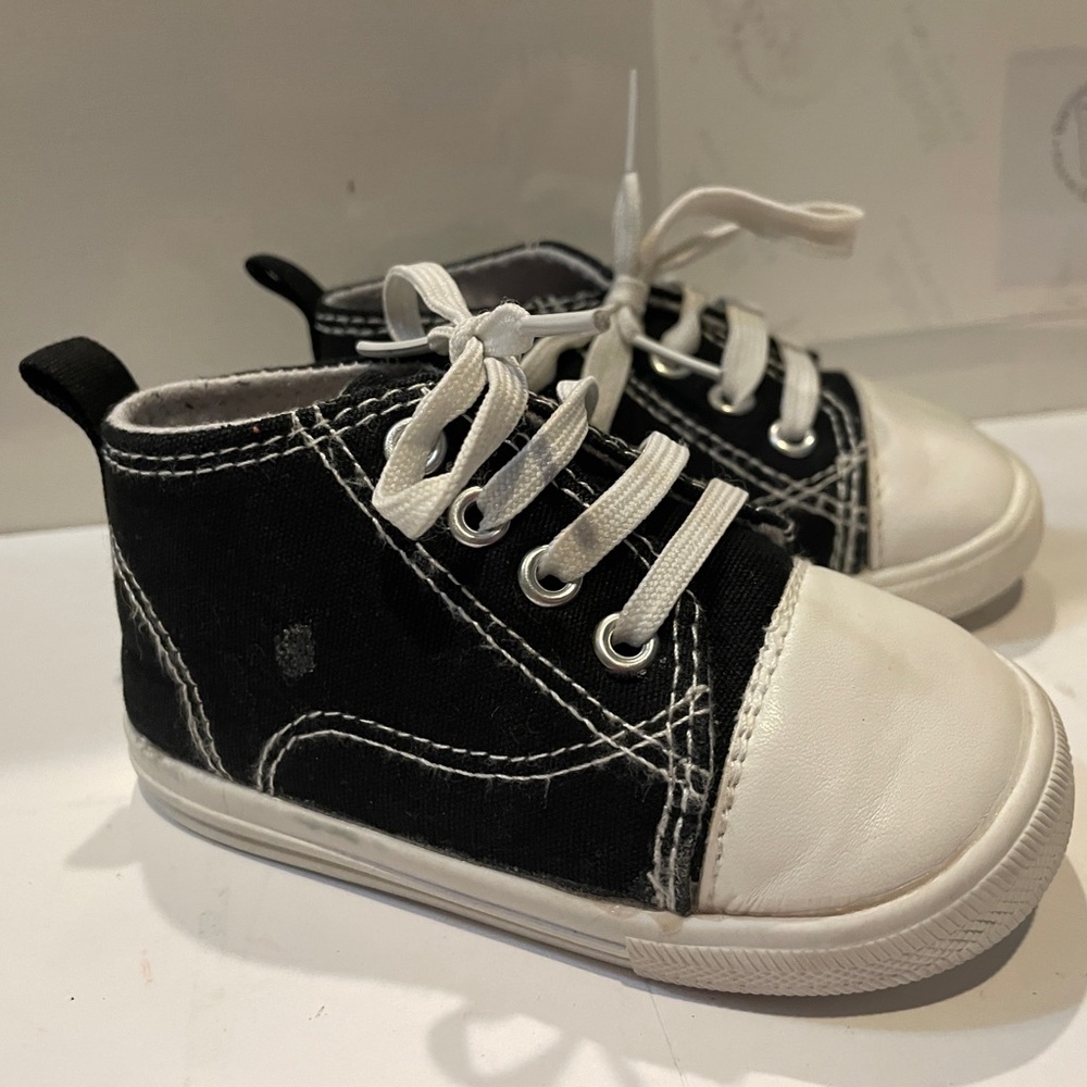 Size 3 Toddler Black High top sneakers